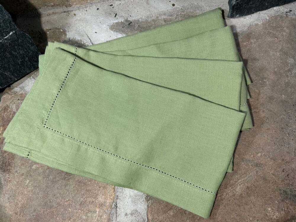 Pottery Barn Olive Green 20x20 Linen Dinner Napkins Set of Four